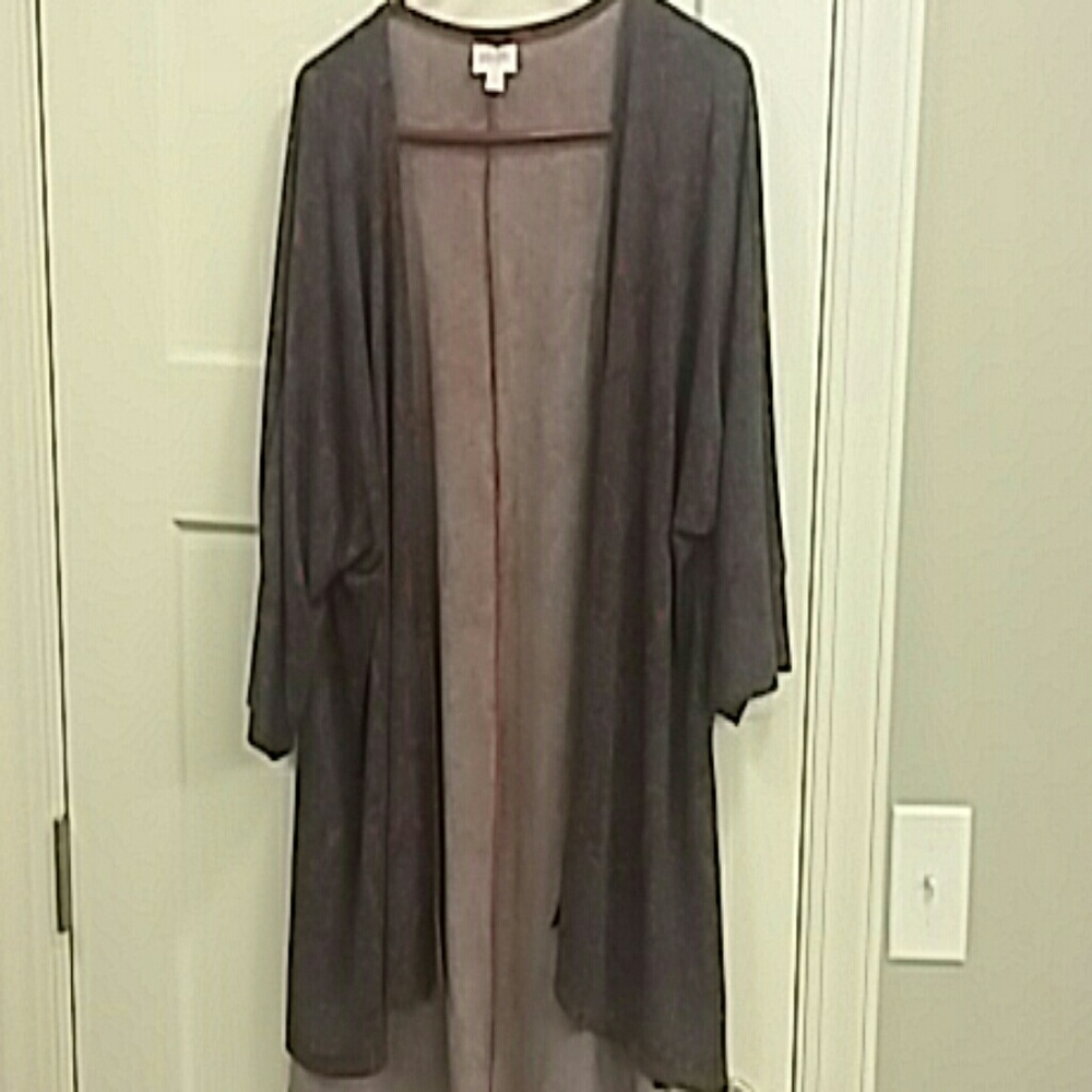 M Lindsay Kimono. Lularoe. Slinky.